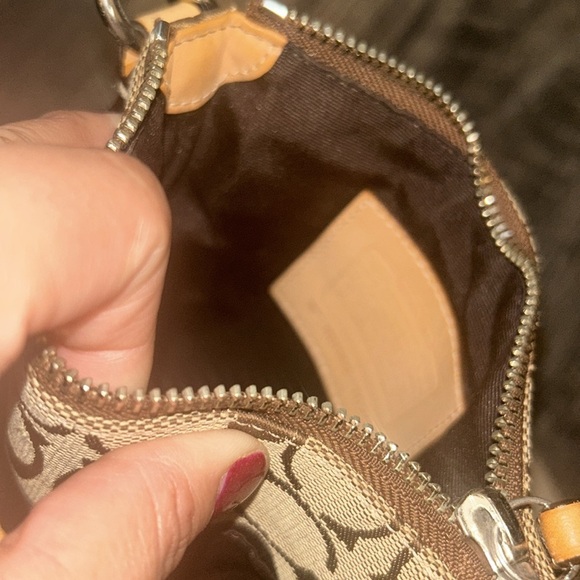 COACH crossbody handbag - Picture 4 of 4